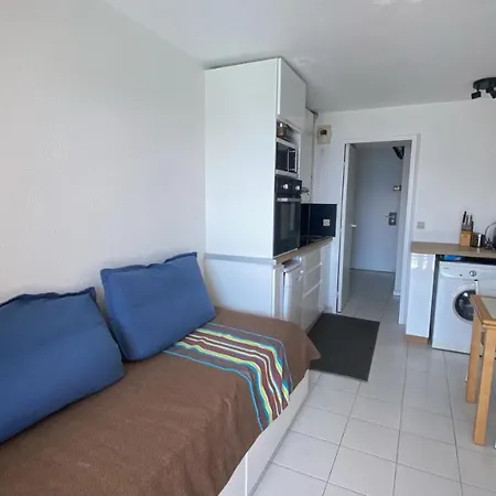 Front Pools Apartman *