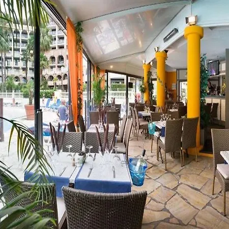 Apartman Front Pools