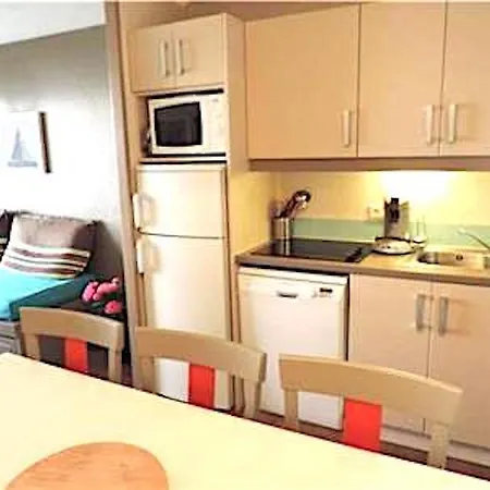 Apartman Front Pools